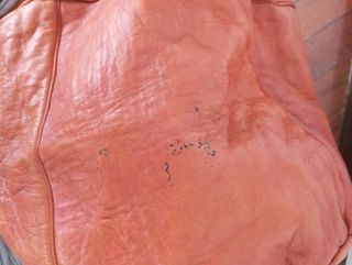 Puff de piel sin usar, vacío, con cremallera