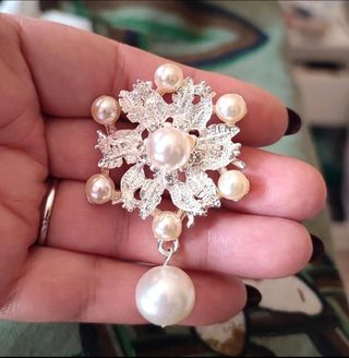 ELEGANTE ADEREZO DE PERLAS 