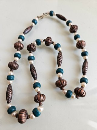 Collana con perline per donna