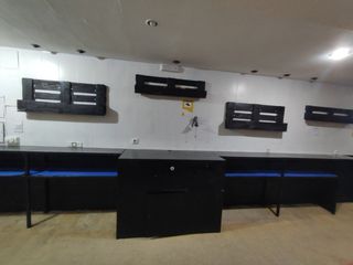 Mueble cafetero y estantería de hierro