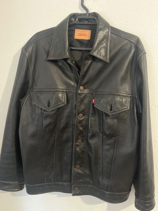 Levis cuero en buen estado 