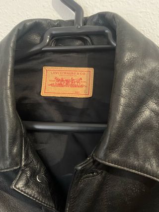 Levis cuero en buen estado 