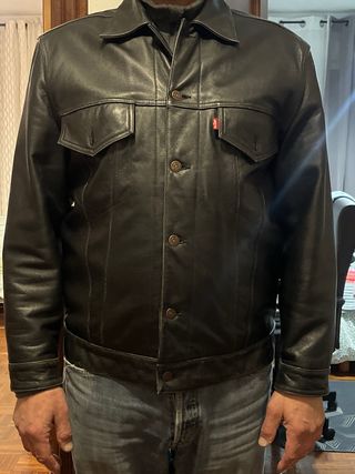 Levis cuero en buen estado 