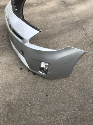 Parachoques defensa delantera Toyota Prius 2012