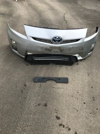 Parachoques defensa delantera Toyota Prius 2012