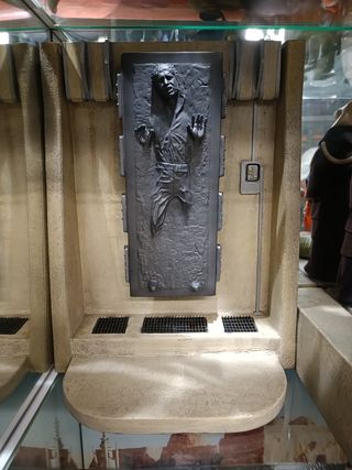 Diorama Han Solo in carbonite sideshow Star Wars  