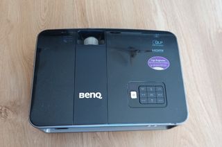 Proyector Digital BENQ MX722 + Pantalla 250x240cm