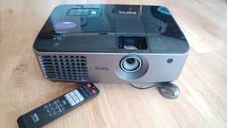 Proyector Digital BENQ MX722 + Pantalla 250x240cm