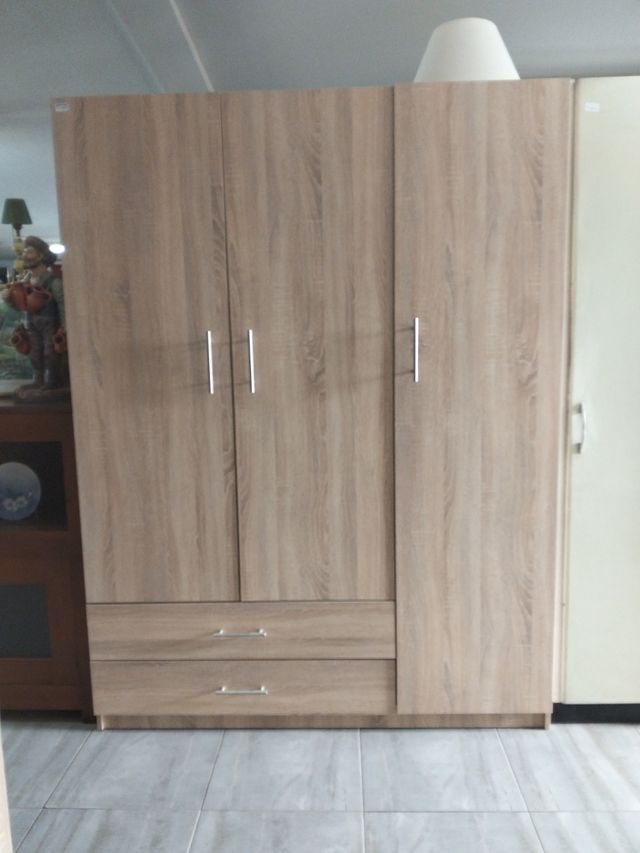 Armarios nuevos de 2 y de 3 puertas