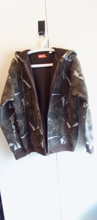 Original chaqueta tipo sudadera con crem