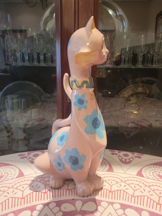 Figura de cerámica de gato artesanal