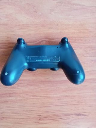 Mando PS4 original.