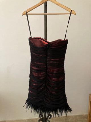 Vestido corto de fiesta o evento. Palabra de honor