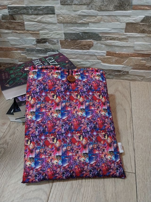 OFERTA 3x20€ Funda literaria MARVEL