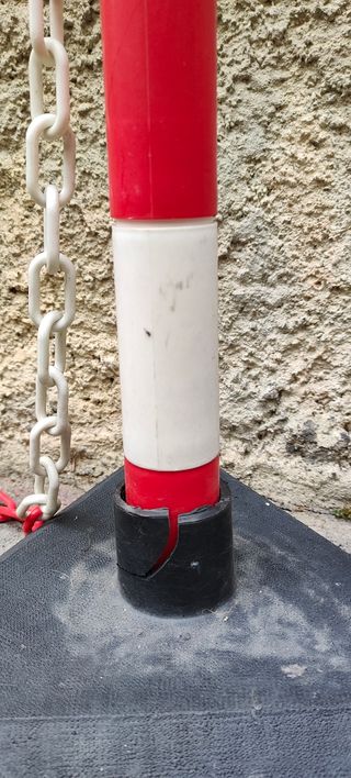 Paletti con catena anti posteggio