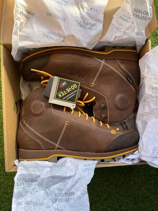 Botas Dolomite