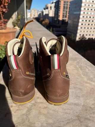 Botas Dolomite