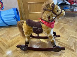 Caballo con balancin y ruedines