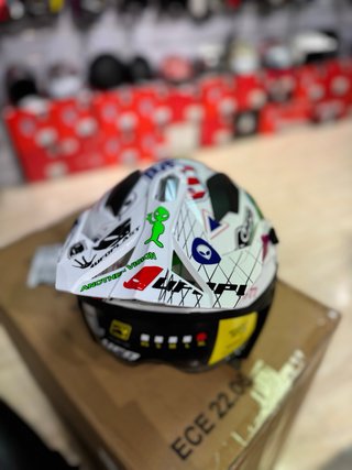 Casco Ufo Trial Sharatan