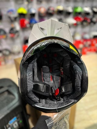 Casco Ufo Trial Sharatan