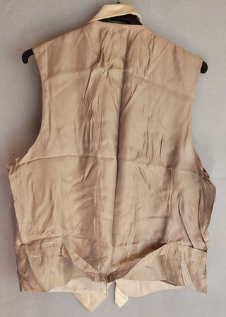 CHALECO Y CORBATA