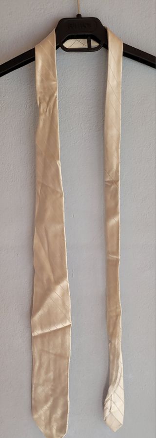 CHALECO Y CORBATA