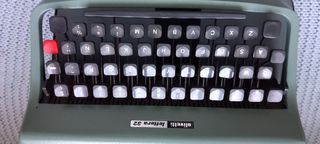 Maquina de escribir Olivetti Lettera 32