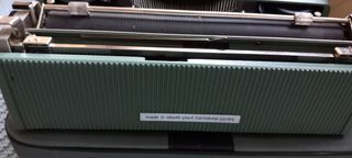 Maquina de escribir Olivetti Lettera 32