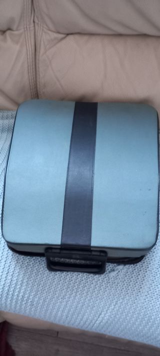 Maquina de escribir Olivetti Lettera 32