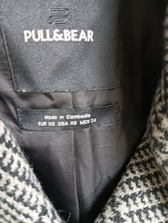 Abrigo paño cuadros pull and bear