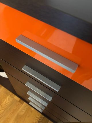 Habitación detalles naranjas