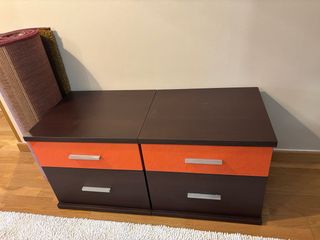 Habitación detalles naranjas