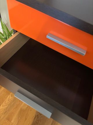 Habitación detalles naranjas