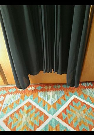 Abito nero con pizzo