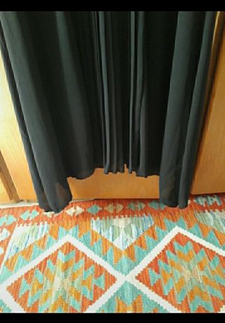 Abito nero con pizzo