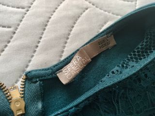 Vestido azul turquesa de Sfera 