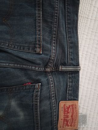 Levis como nuevos. Precio por unidad.