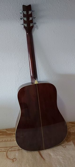 Guitarra acústica nueva descatalogada