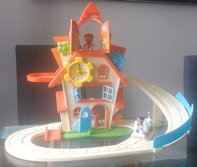 Casita tickety toc. La casita del reloj