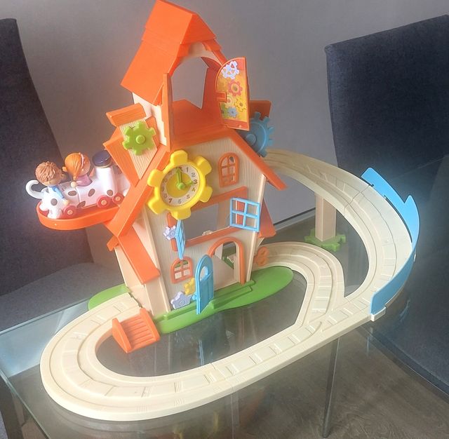 Casita tickety toc. La casita del reloj