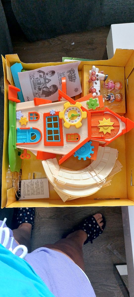 Casita tickety toc. La casita del reloj