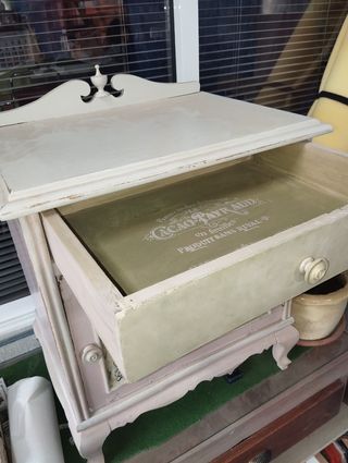 Mesita de noche vintage