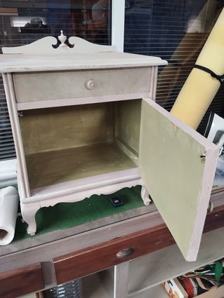 Mesita de noche vintage