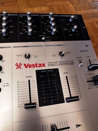 Mesa de mezclas vestax pmc05 pro 3
