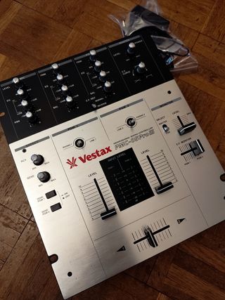 Mesa de mezclas vestax pmc05 pro 3