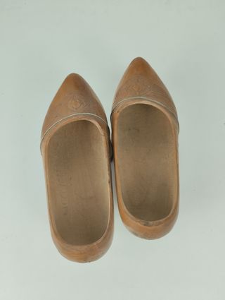 Madroños, zuecos Asturias