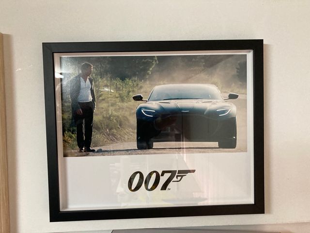 Foto enmarcada Aston Martin James Bond