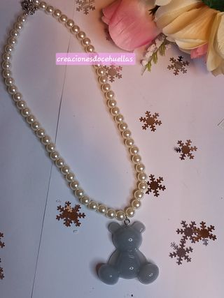 Collar de perlas oso grande (gris)