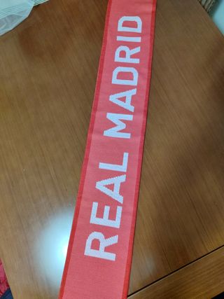 bufanda real Madrid FIRMADA POR RAMOS