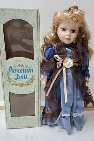 Bambola di porcellana da collezione